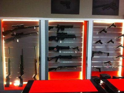 replicile airsoft puse in display in magazinul squad store