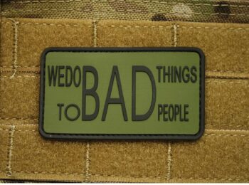 Emblema We do bad things verde - JTG